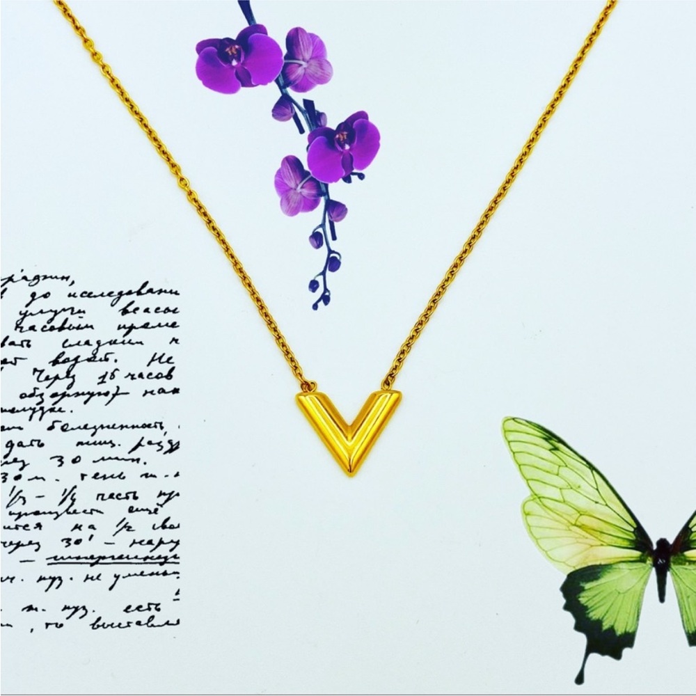 Dainty Gold Triangle Necklace